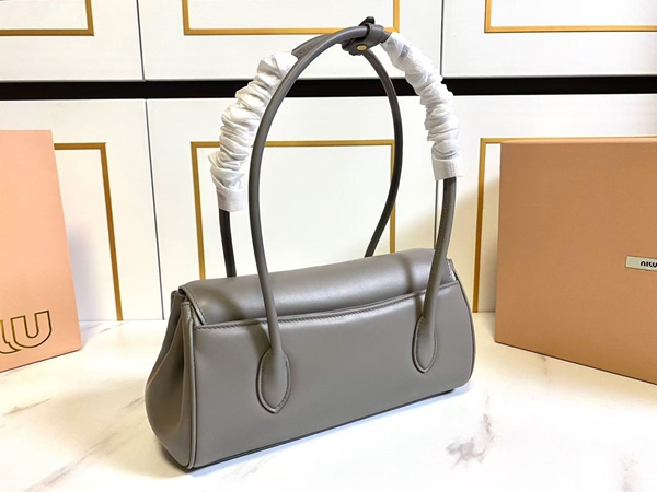 スーパーコピーブランドバッグ内部構造